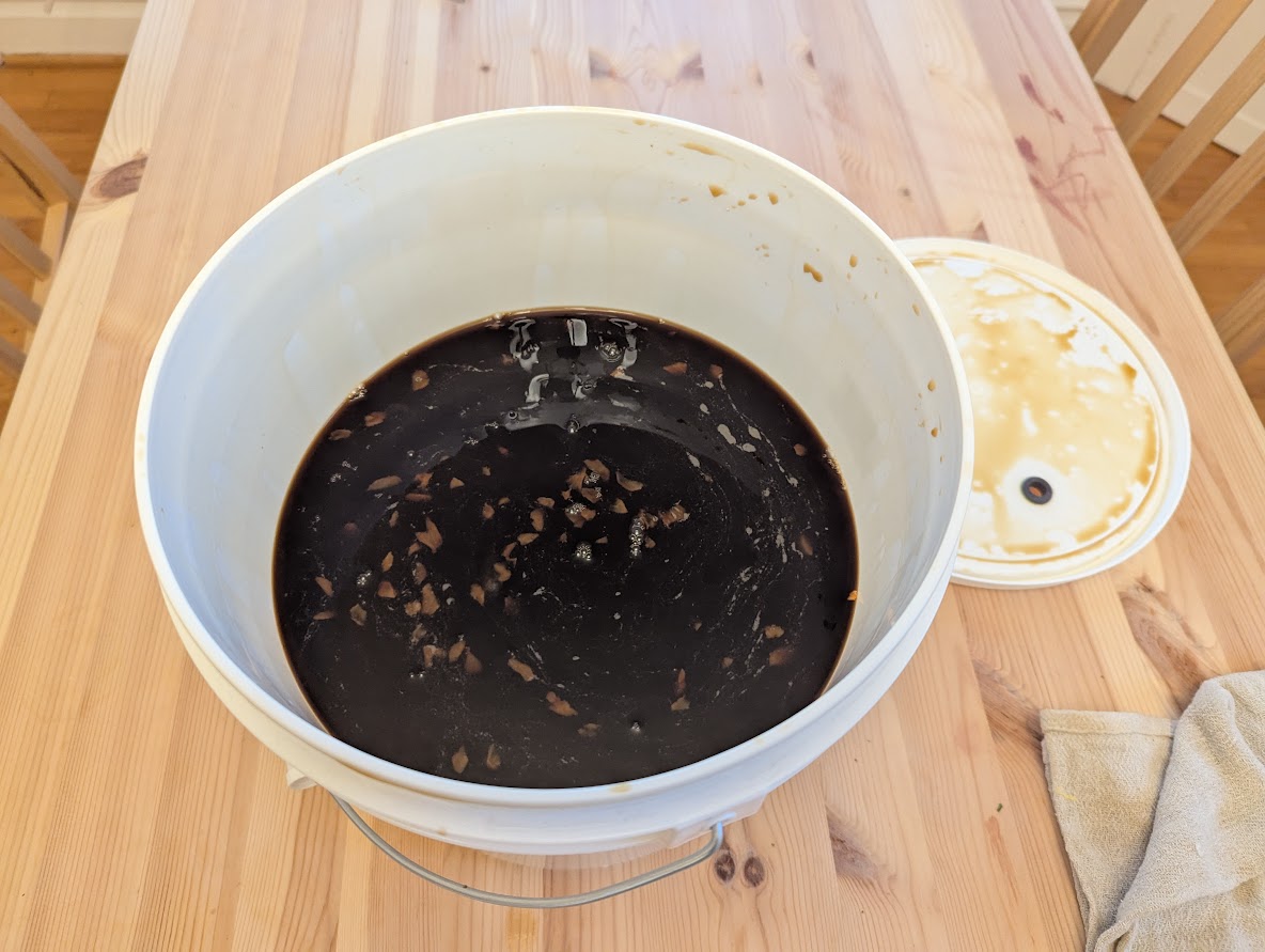 Applejack Bucket